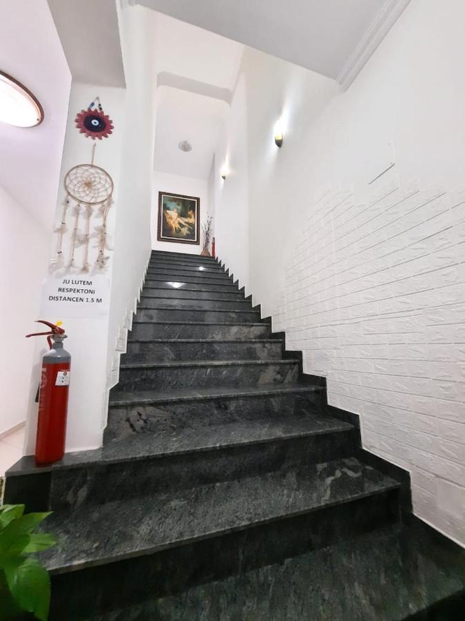 Vila 57 Hotel Tirana Exterior foto