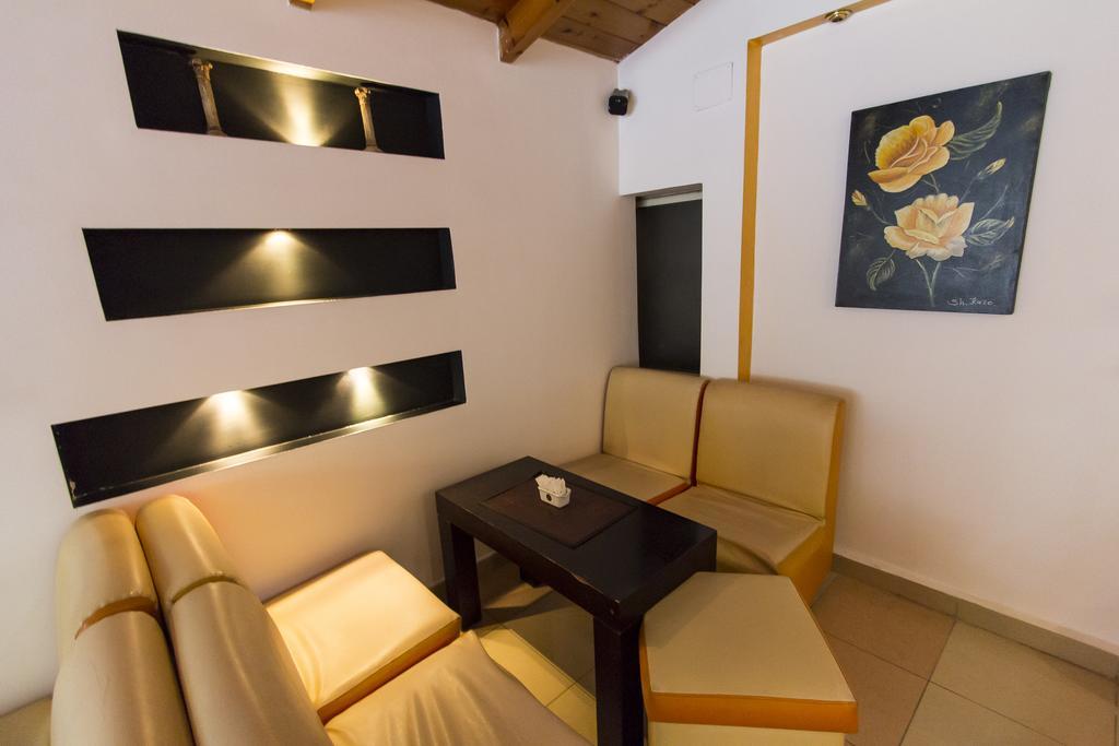Vila 57 Hotel Tirana Exterior foto