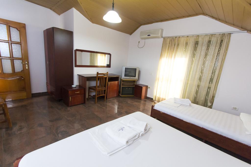 Vila 57 Hotel Tirana Quarto foto