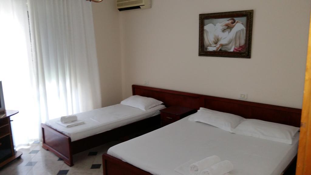 Vila 57 Hotel Tirana Quarto foto